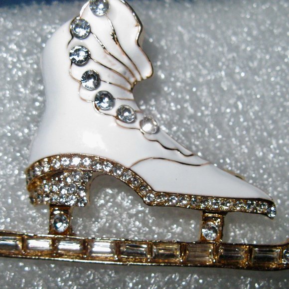 "VINTAGE VICTORIAN-LOOK FANCY ICE SKATE W/RHINESTONES & ENAMEL-GOLD TONE BEAUTY" - Picture 5 of 9